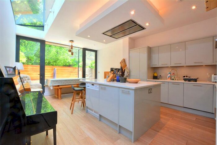 3 Bedroom End Of Terrace House To Rent In Blackheath Vale, Blackheath, London, SE3