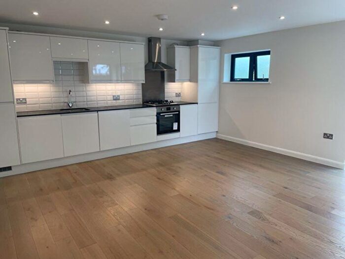 2 Bedroom Flat To Rent In Station Approach, South Croydon, CR2