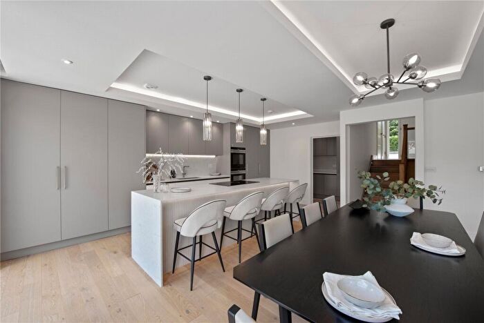 6 Bedroom Detached House For Sale In Kennel Lane, Fetcham, Leatherhead, Surrey, KT22