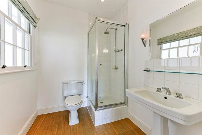 4 Bedroom House To Rent In Billing Road, Chelsea, SW10