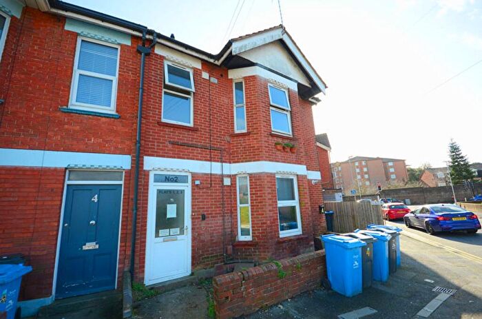 1 Bedroom Flat For Sale In Princess Road, Poole, BH12
