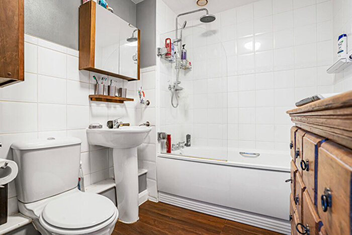 1 Bedroom Apartment For Sale In London Road, Croydon, CR0