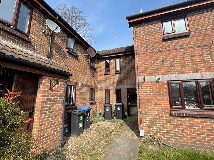 1 Bedroom Property To Rent In Robertson Court, St Johns, GU21