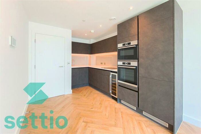 1 Bedroom Apartment To Rent In Elizabeth Tower, M15