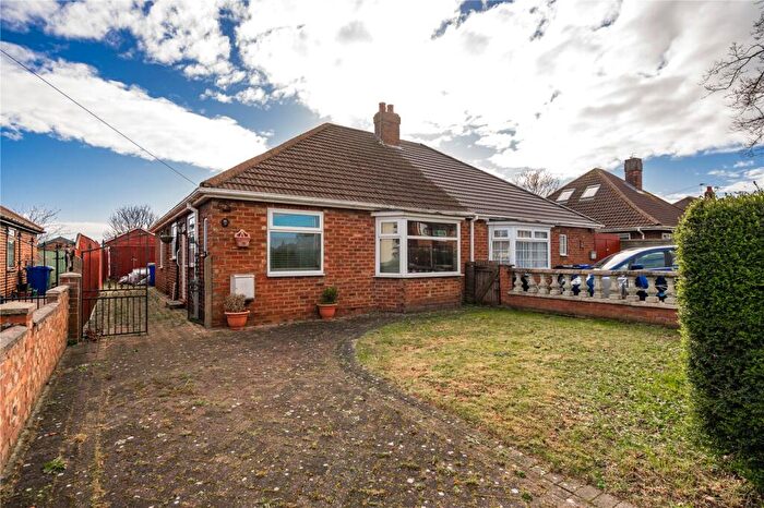 2 Bedroom Bungalow For Sale In Winchester Avenue, Grimsby, Lincolnshire, DN33