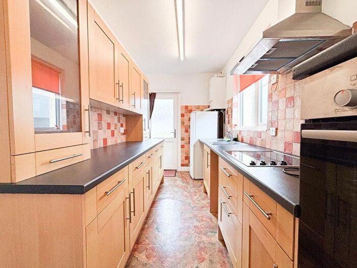 3 Bedroom Semi-Detached House For Sale In Hill Crest, Bristol, BS4