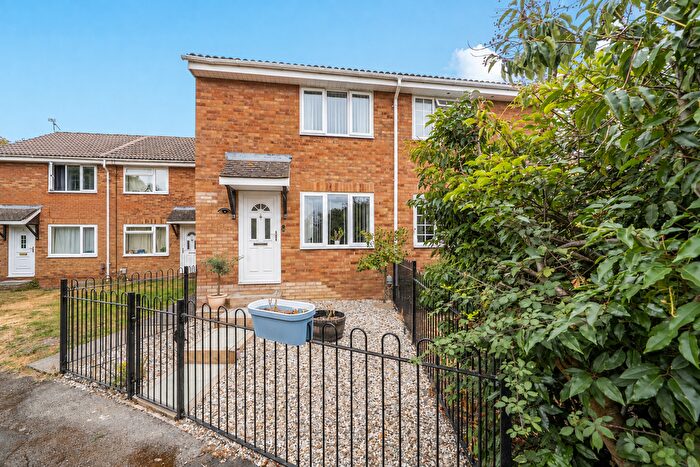 2 Bedroom Semi-Detached House For Sale In Saxton Walk, Swindon, SN5
