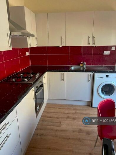 2 Bedroom Maisonette To Rent In Gorringe Park Avenue, Surrey, CR4