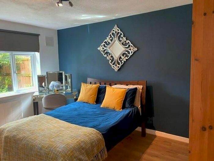 2 Bedroom Property To Rent In Carlyle Road, London, W5