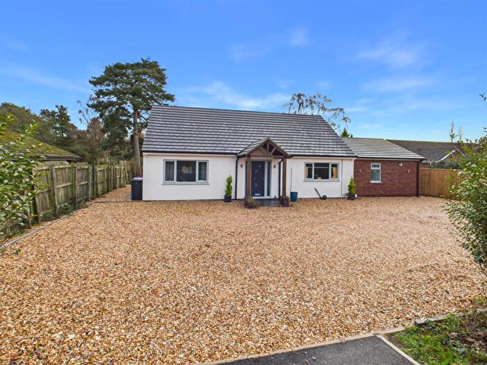 4 Bedroom Detached Bungalow For Sale In Horncastle Road, Woodhall Spa, LN10