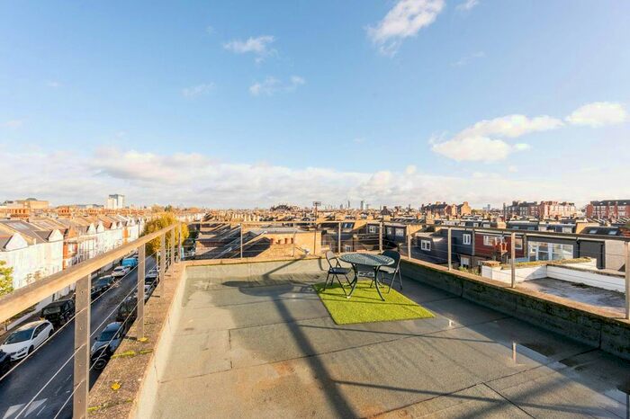 3 Bedroom Maisonette To Rent In Fulham Palace Road, Bishop's Park, London, SW6