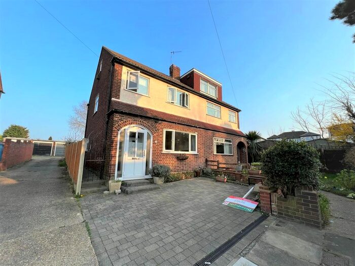 3 Bedroom Semi-Detached House To Rent In Stanley Close, Hornchurch, RM12