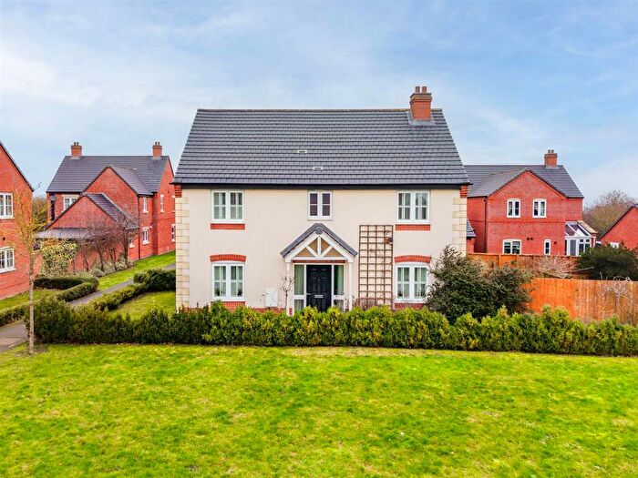 4 Bedroom Detached House For Sale In Brackendale Close, Bingham, NG13