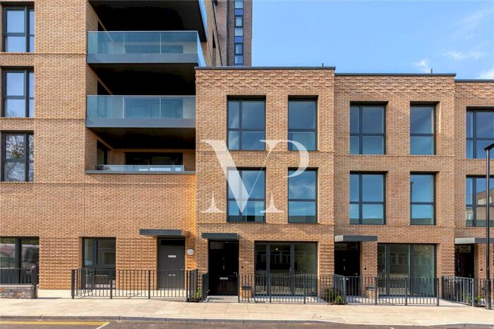 3 Bedroom Terraced House To Rent In Spring Park Drive, Woodberry Down, N4