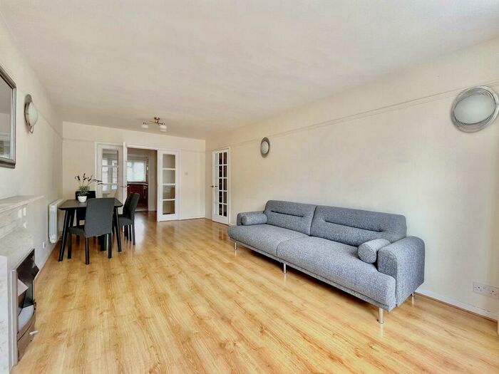 2 Bedroom Property To Rent In Green Lane, Northwood, HA6