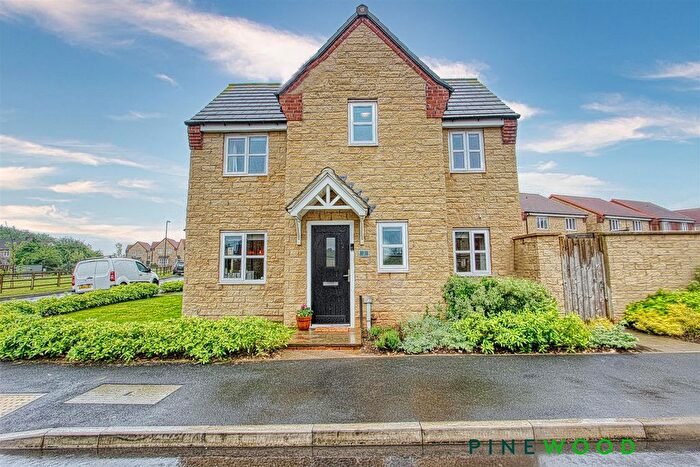 3 Bedroom Detached House For Sale In Leyland Close, Bolsover, Chesterfield, Derbyshire, S44