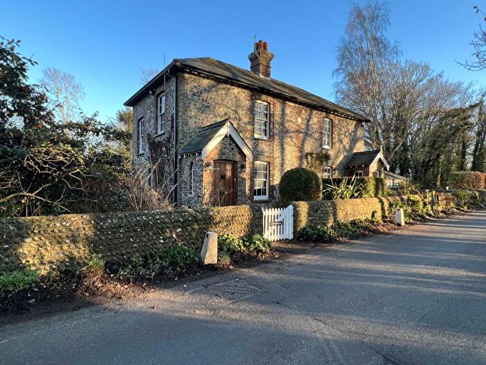 3 Bedroom Cottage To Rent In Ryebank Cottages, Climping, BN17