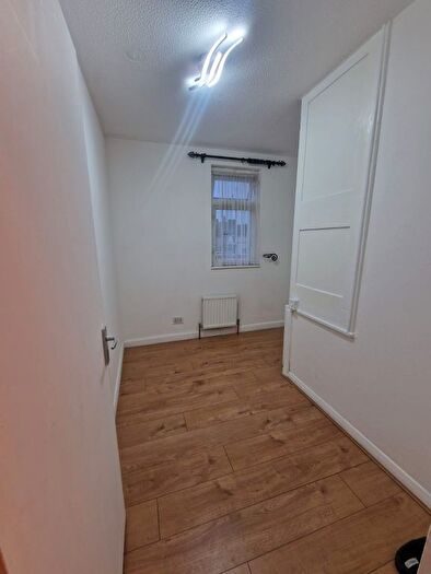 4 Bedroom Terraced House To Rent In Becontree Avenue, Dagenham, RM8