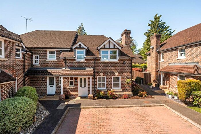 2 Bedroom Semi-Detached House For Sale In Barkhart Close, Wokingham, Berkshire, RG40