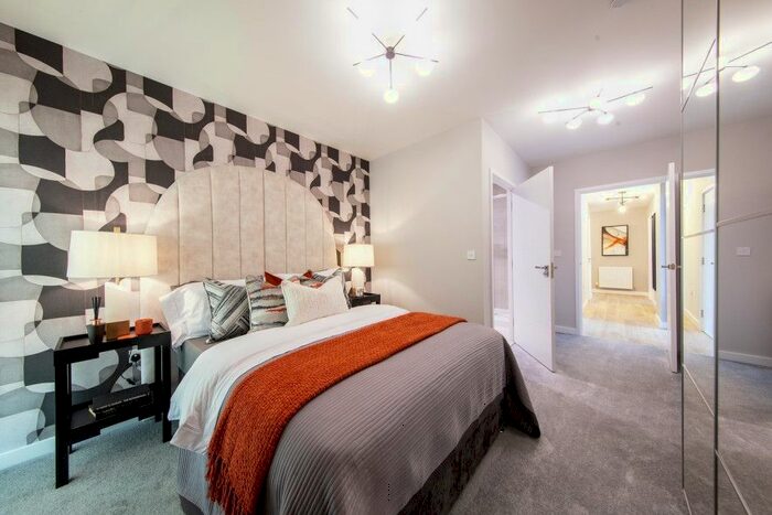 2 Bedroom Flat For Sale In Chailey Place, Hayes, UB3