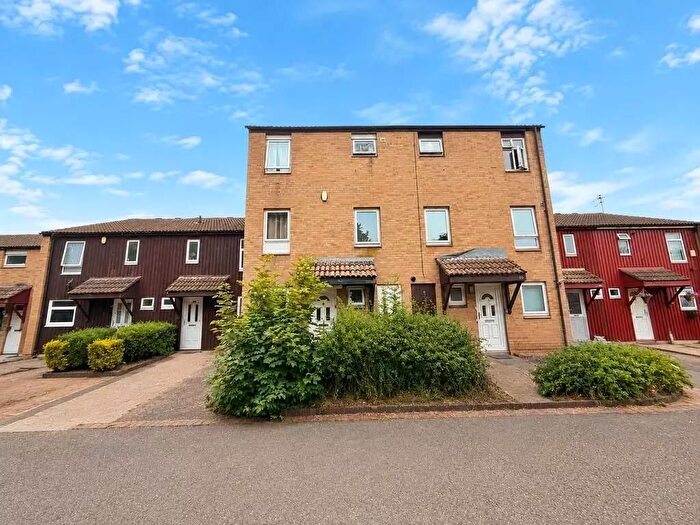 6 Bedroom Semi Detached House For Sale In Stagsden, Orton Goldhay, Peterborough, PE2