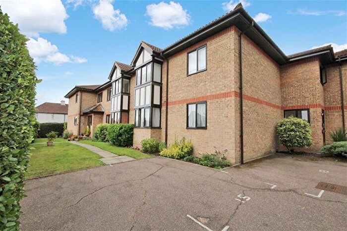 1 Bedroom Flat For Sale In Westfield Road, Harpenden, AL5