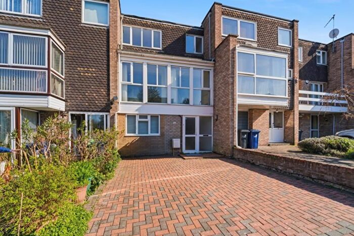 4 Bedroom Town House For Sale In Templewood, London, W13