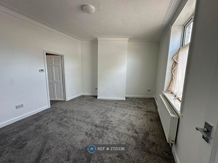 3 Bedroom End Of Terrace House To Rent In Spring Hall Lane, Halifax, HX1