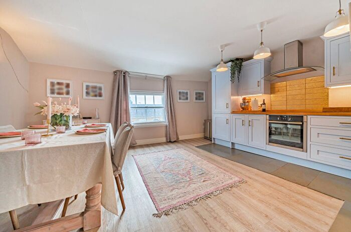 2 Bedroom Flat For Sale In Bury St Edmunds, Suffolk, IP33