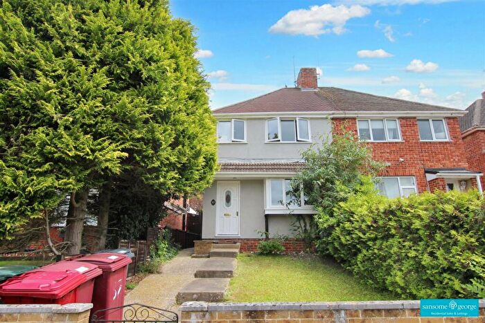 3 Bedroom Semi-Detached House To Rent In Rodway Road, Tilehurst, Reading, RG30