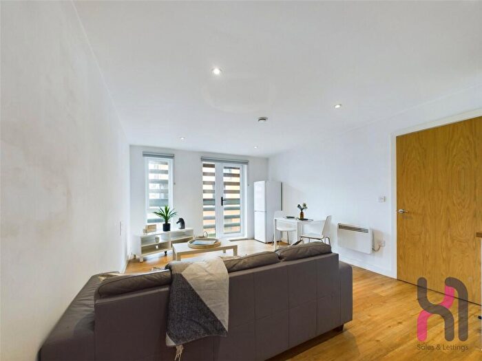 2 Bedroom Flat For Sale In Great Ancoats Street, Eastbank Tower, M4