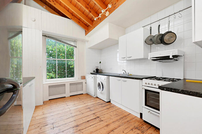 2 Bedroom Apartment To Rent In Approach Road, London, E2