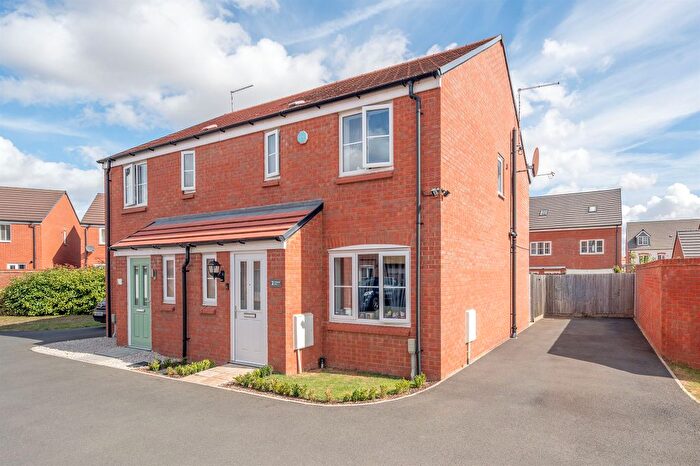 3 Bedroom Semi-Detached House For Sale In Philips Field Close, Barton Seagave, Kettering, NN15