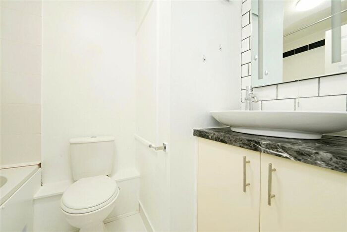 2 Bedroom Flat For Sale In Glebelands Road, Filton, Bristol, Gloucestershire, BS34