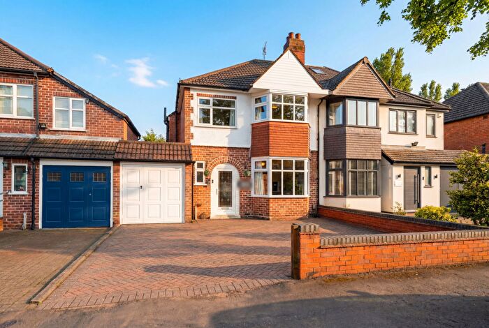 3 Bedroom Semi Detached House For Sale In Welford Road, Shirley, B90