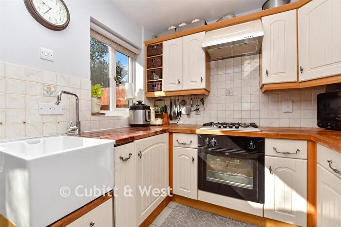 2 Bedroom Terraced House For Sale In Bristow Road, Beddington, Surrey, CR0