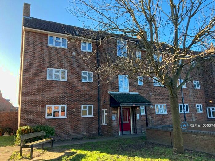 1 Bedroom Flat To Rent In Faymore Gardens, South Ockendon, RM15