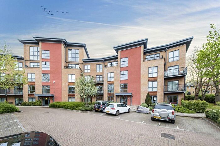 2 Bedroom Flat To Rent In Goldhawk Road, London, W6