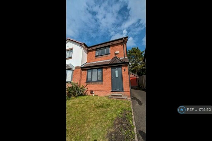 2 Bedroom Semi-Detached House To Rent In Overgreen, Bolton, BL2