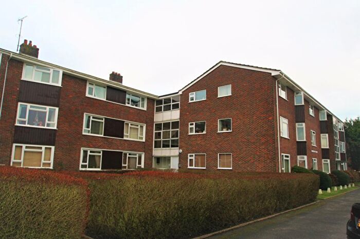 2 Bedroom Flat To Rent In Hamilton Court, Drake Avenue, Goring-By-Sea, Worthing, BN12