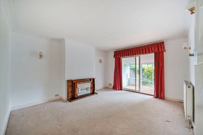 3 Bedroom Bungalow To Rent In Twickenham, Whitton, Twickenham, TW2