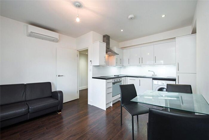1 Bedroom Flat To Rent In Bethnal Green Road, Bethnal Green, E2