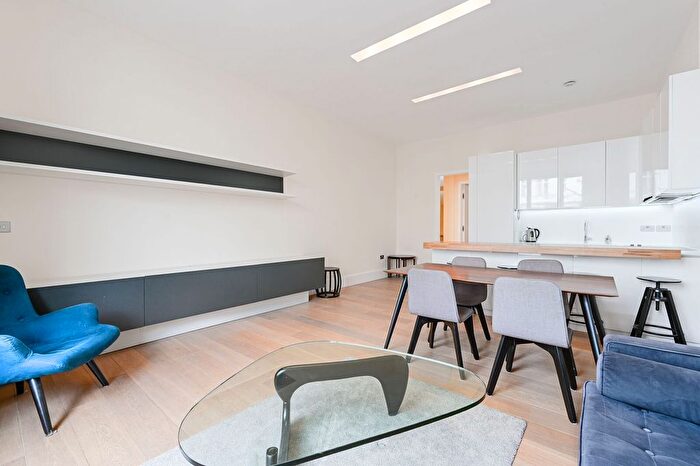 2 Bedroom Flat To Rent In Queens Gate, South Kensington, London, SW7