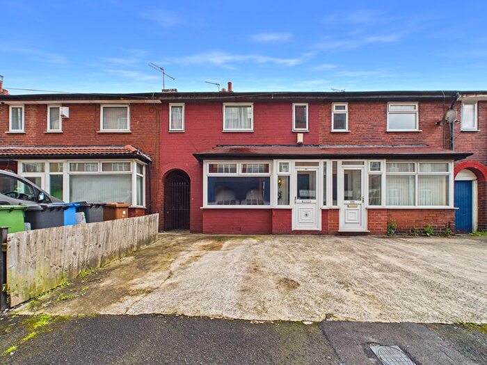 3 Bedroom Terraced House For Sale In South Street, Ashton-Under-Lyne, Greater Manchester, OL7