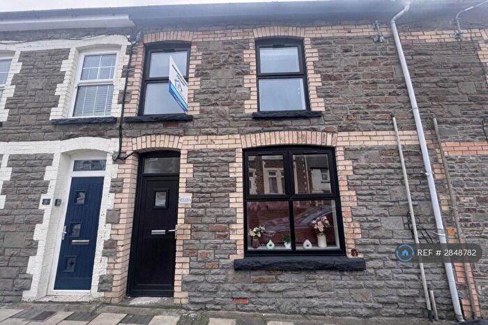 2 Bedroom Flat To Rent In Gilfach St, Bargoed, CF81