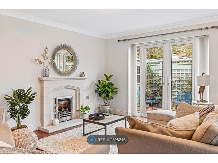 1 Bedroom Bungalow To Rent In Blackbushe, Bishop's Stortford, CM23