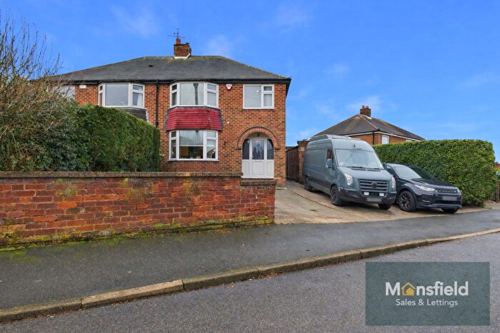 3 Bedroom Semi-Detached House For Sale In Leadale Crescent, Mansfield Woodhouse, Mansfield, NG19