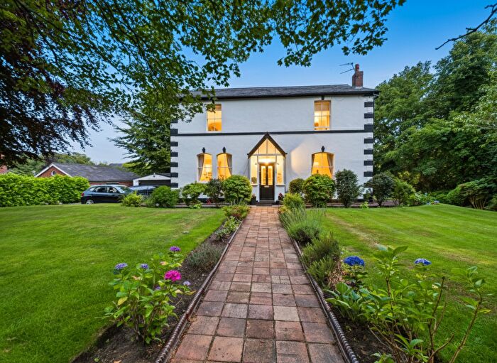 4 Bedroom Detached House For Sale In Delph Lane, Aughton, L39