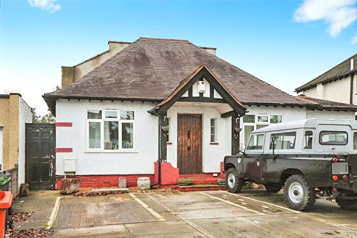 Flat To Rent In Burnt Ash Lane, Bromley, BR1