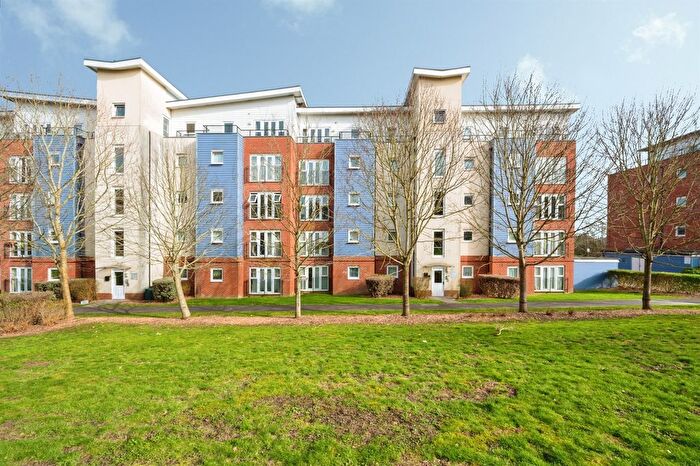 2 Bedroom Flat For Sale In Alexander Square, Eastleigh, SO50